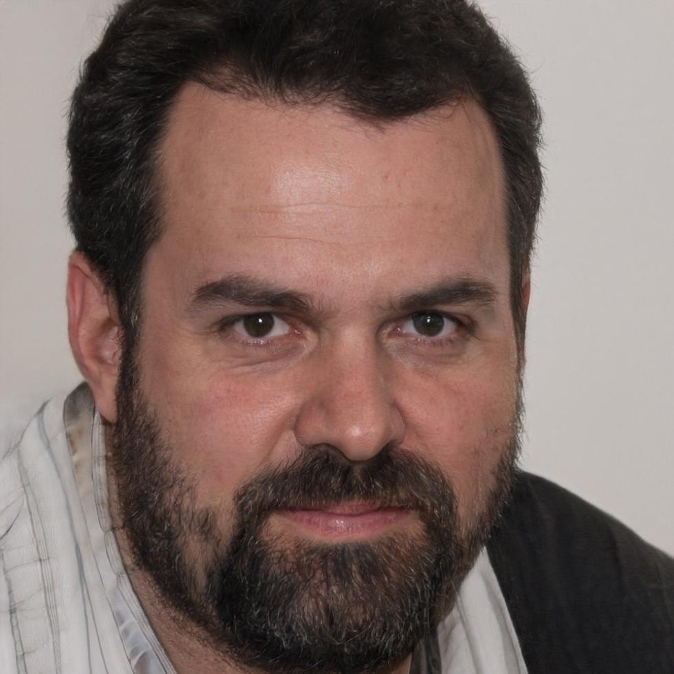 Market Research Director Minh Le